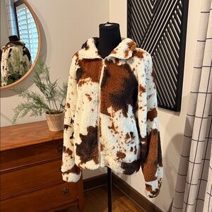 Lovelo cow hide print teddy fleece jacket medium